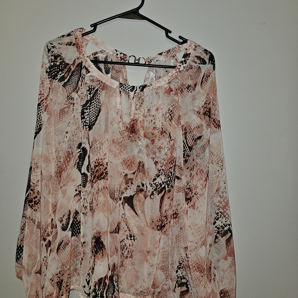 Jennifer Lopez Light Weight Sheer  Pink Patterned Women's Top